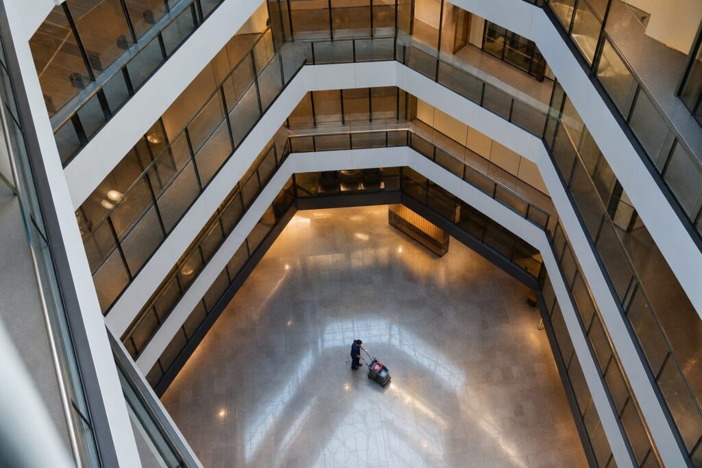 Reinigung eines Atriums in Frankfurt am Main durch G+C Facility