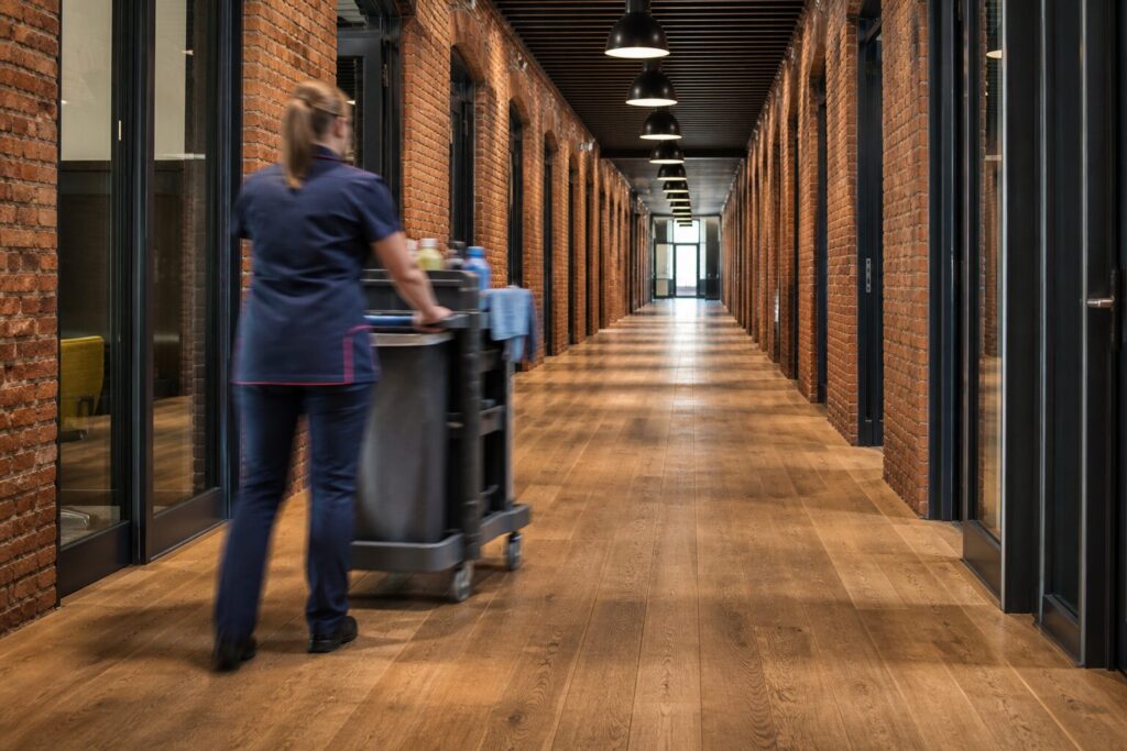Unterhaltsreinigung eines Flurs in Hamburg durch G+C Facility