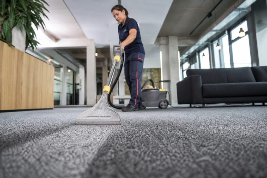 Teppichreinigung mit Sprühextraktion in Berlin durch G+C Facility